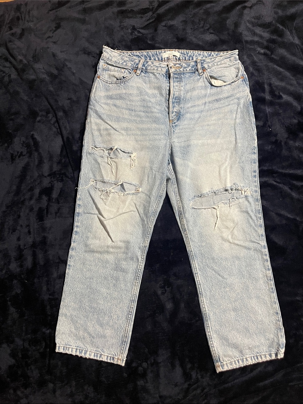 Dynamite Light Wash Distressed Woman’s Jeans